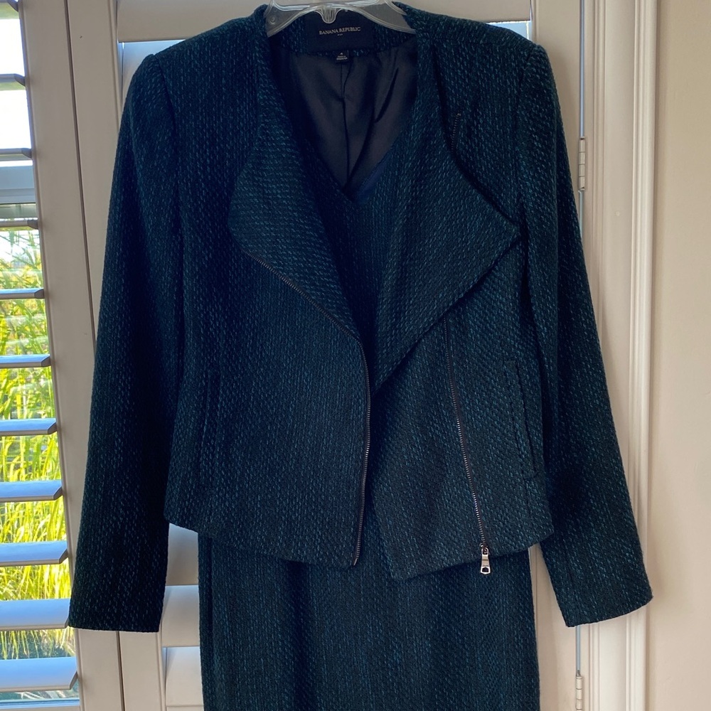 Banana Republic Black and Blue Textured Suit
